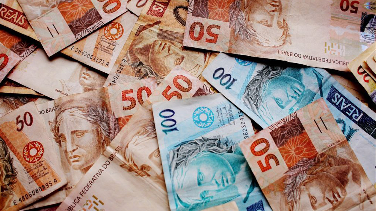 ADC 49: Confaz aprova convênio com transferência obrigatória de créditos de ICMS